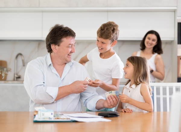 Allowance Mistakes Every Parent Should Avoid